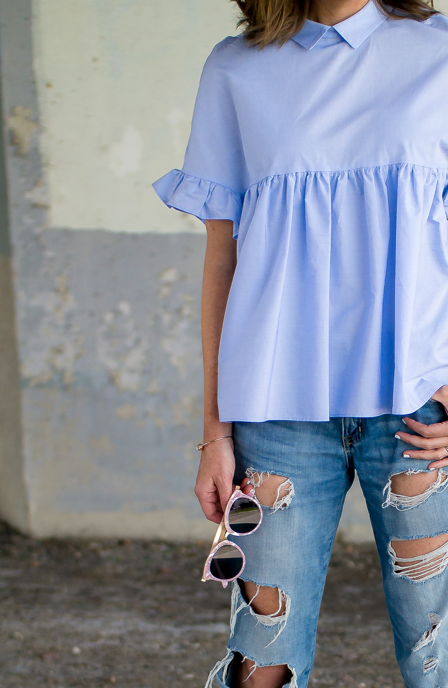 zara-blue--ruffle-sleeve-ties-back-top-distressed-boyfriend-jeans-pink-sunglasses-pearl-2-finger-ring-happiness-boutique-marble-bracelet