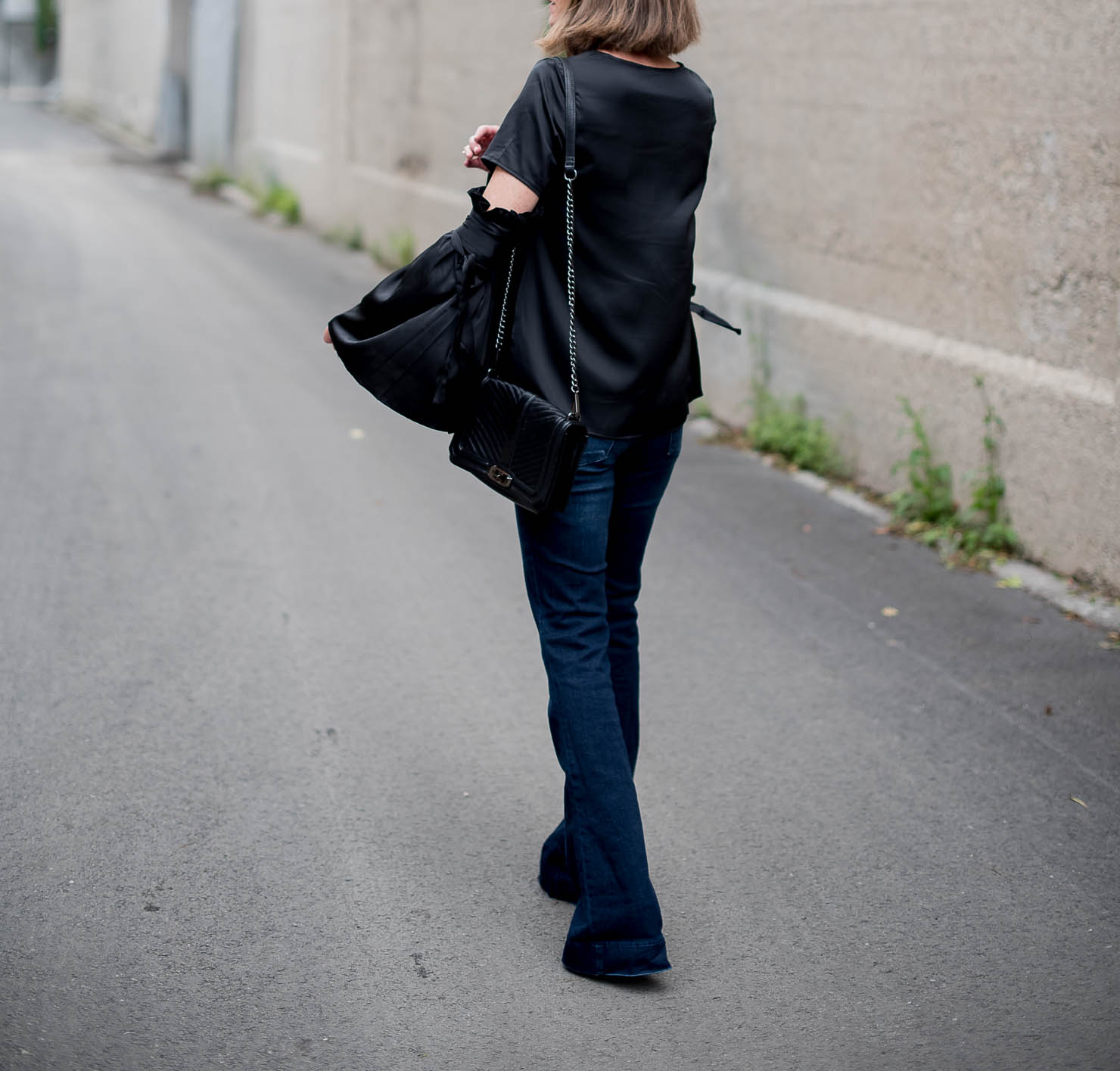 shein-blck-satin-bell-sleeve-blouse-with-ribbobs-dark-wash-flared-jeans-fall-trends-2016-monochromatic-fashion-look-for-less