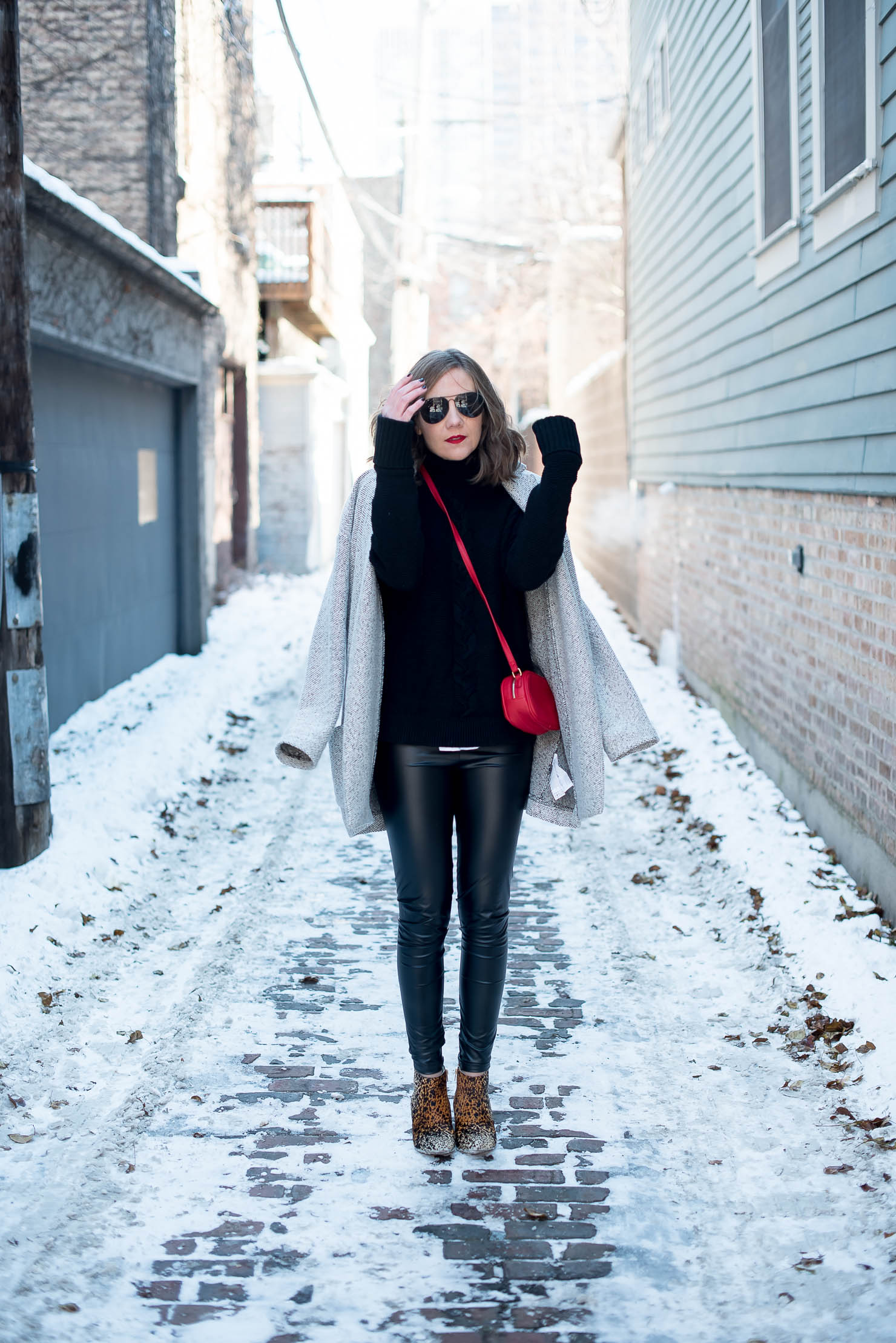 A COMFY AND CHIC LOOK WITH FAUX LEATHER LEGGINGS, CHIC TALK