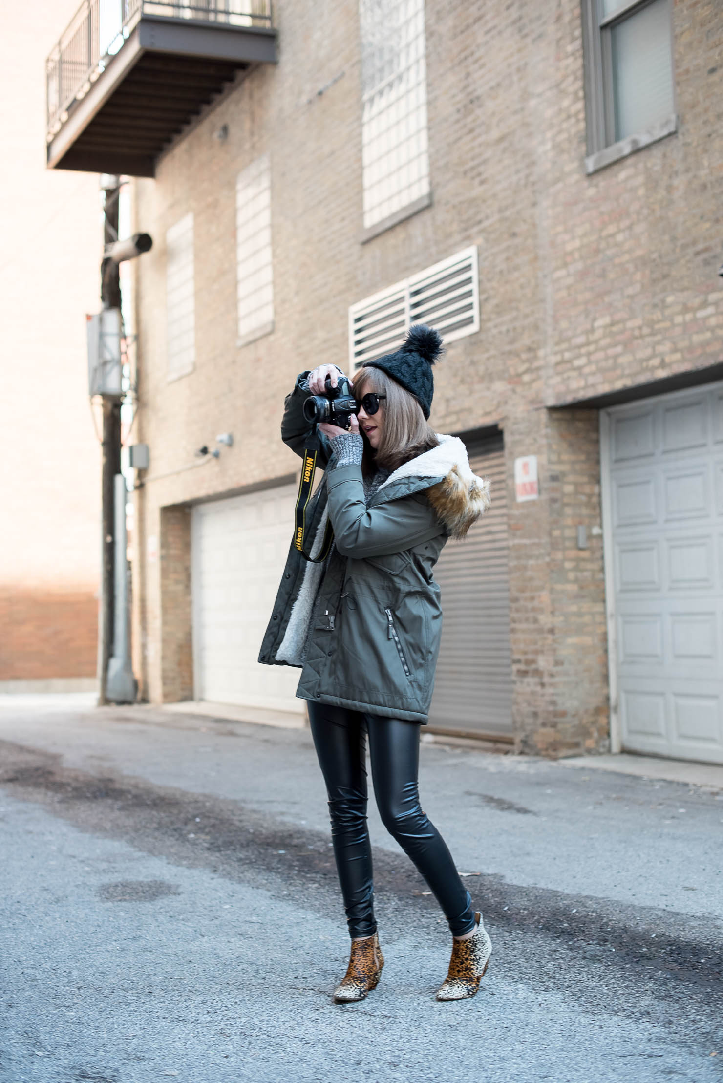 behind-the-scenes-of-a-fashion-blogger-the-best-parka-for-a-chicago-winter-what-camera-do-I-use-Nikon-D7200