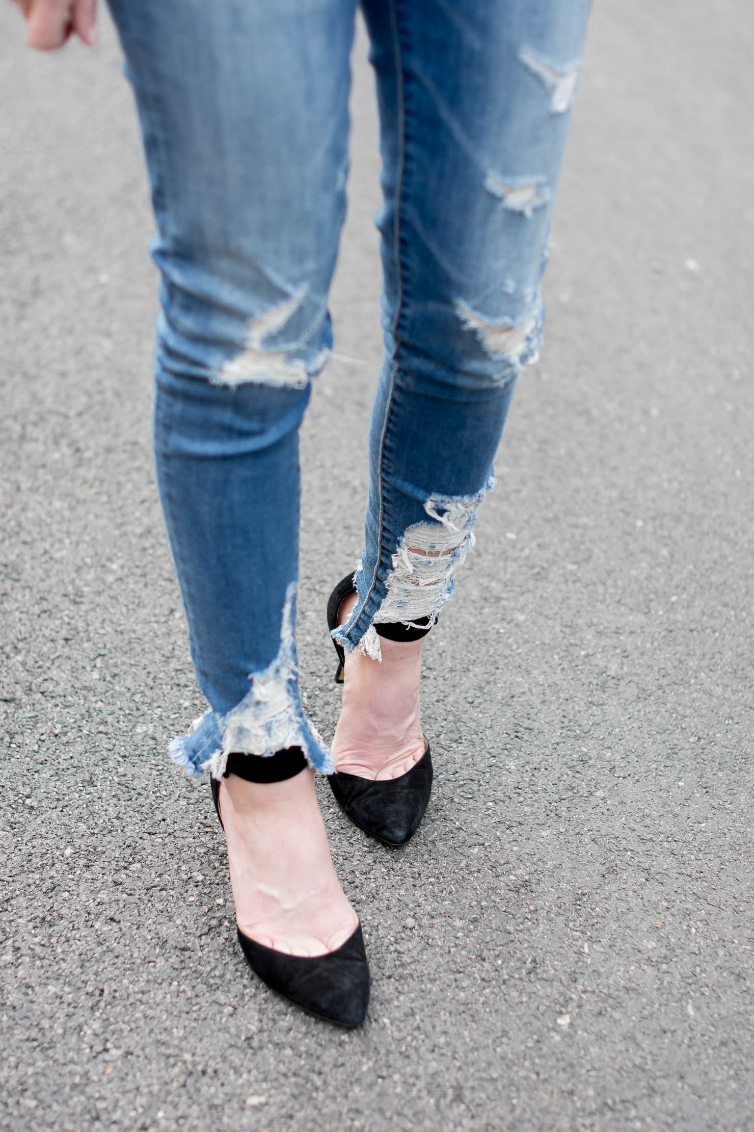ruffled blouses, h&m black bib ruffle blouse, the best distressed skinny jeans, american eagle high rise jeggings, how to mix dressy and casual, my favorite ruffled blouses