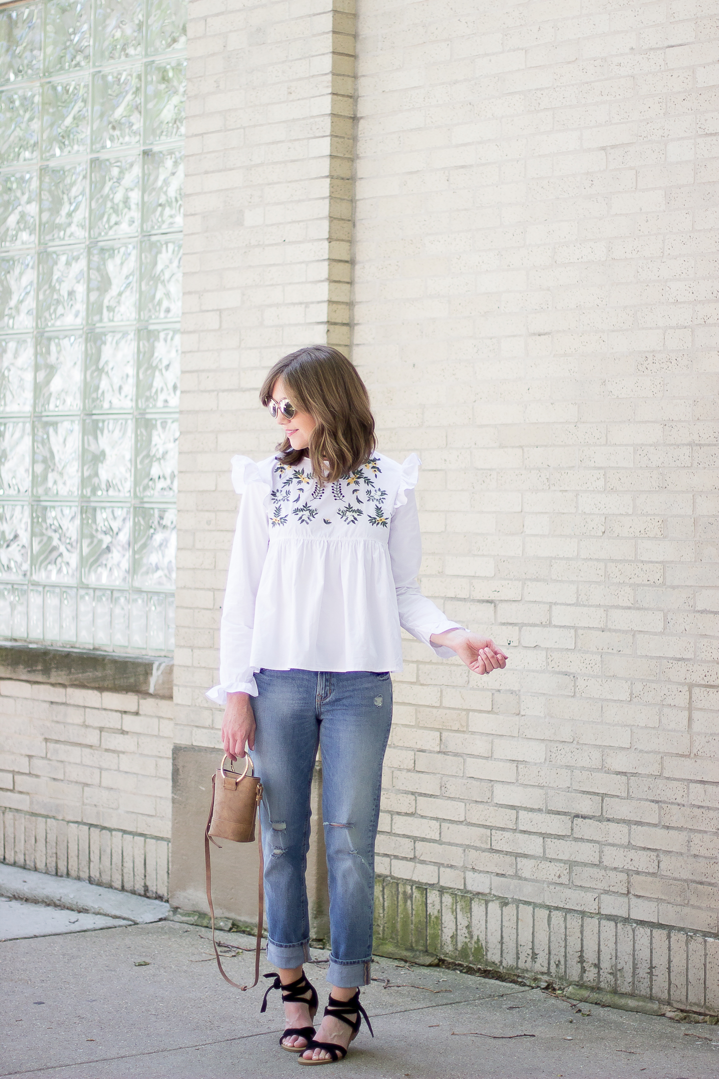 the embroidered blouse you need for summer, casual summer outfit, trying the embroidery trend