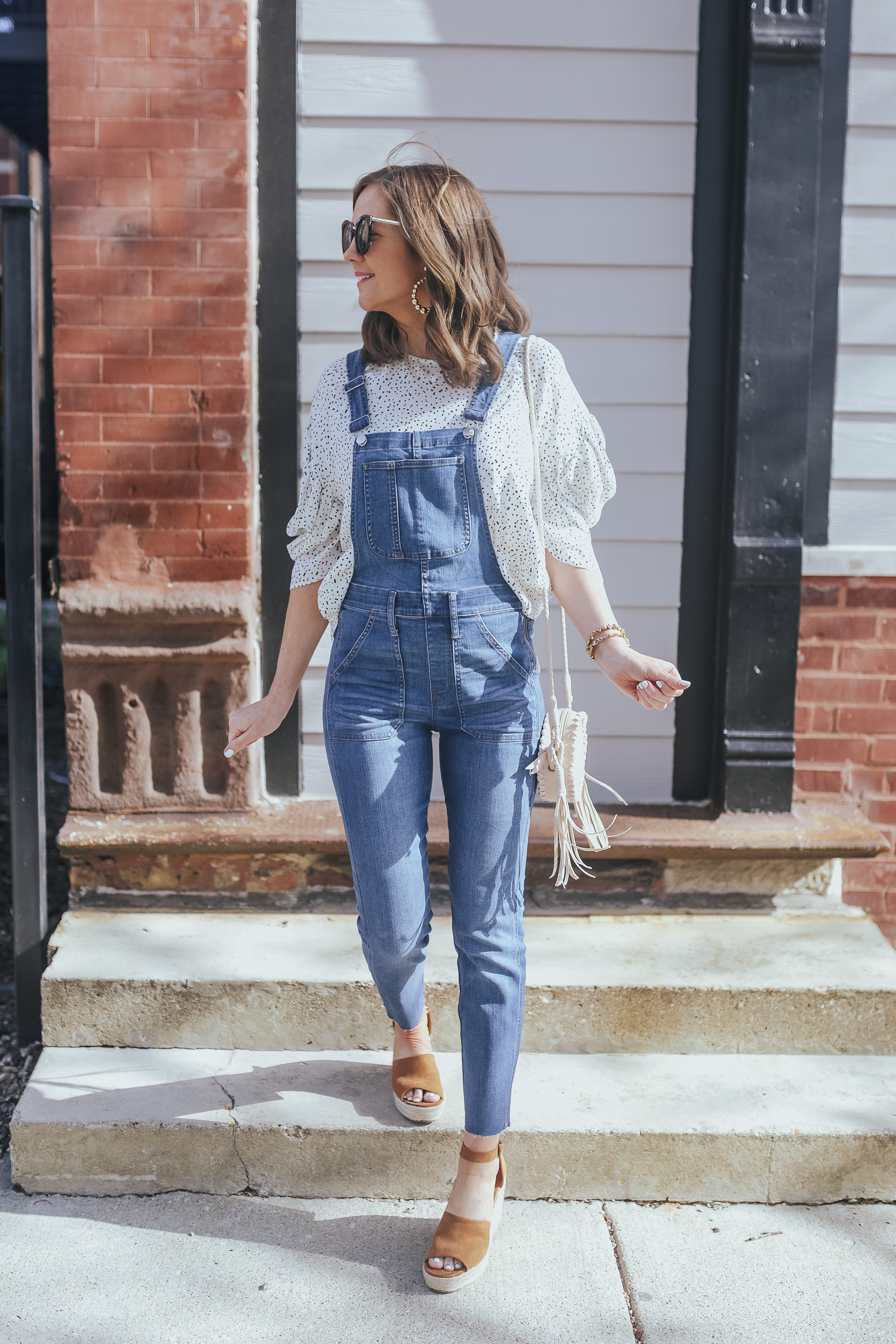 anyone can wear overalls, how to dress up overalls, skinny overalls and a bloused top, polka dot blouse, overalls that flatter every body type