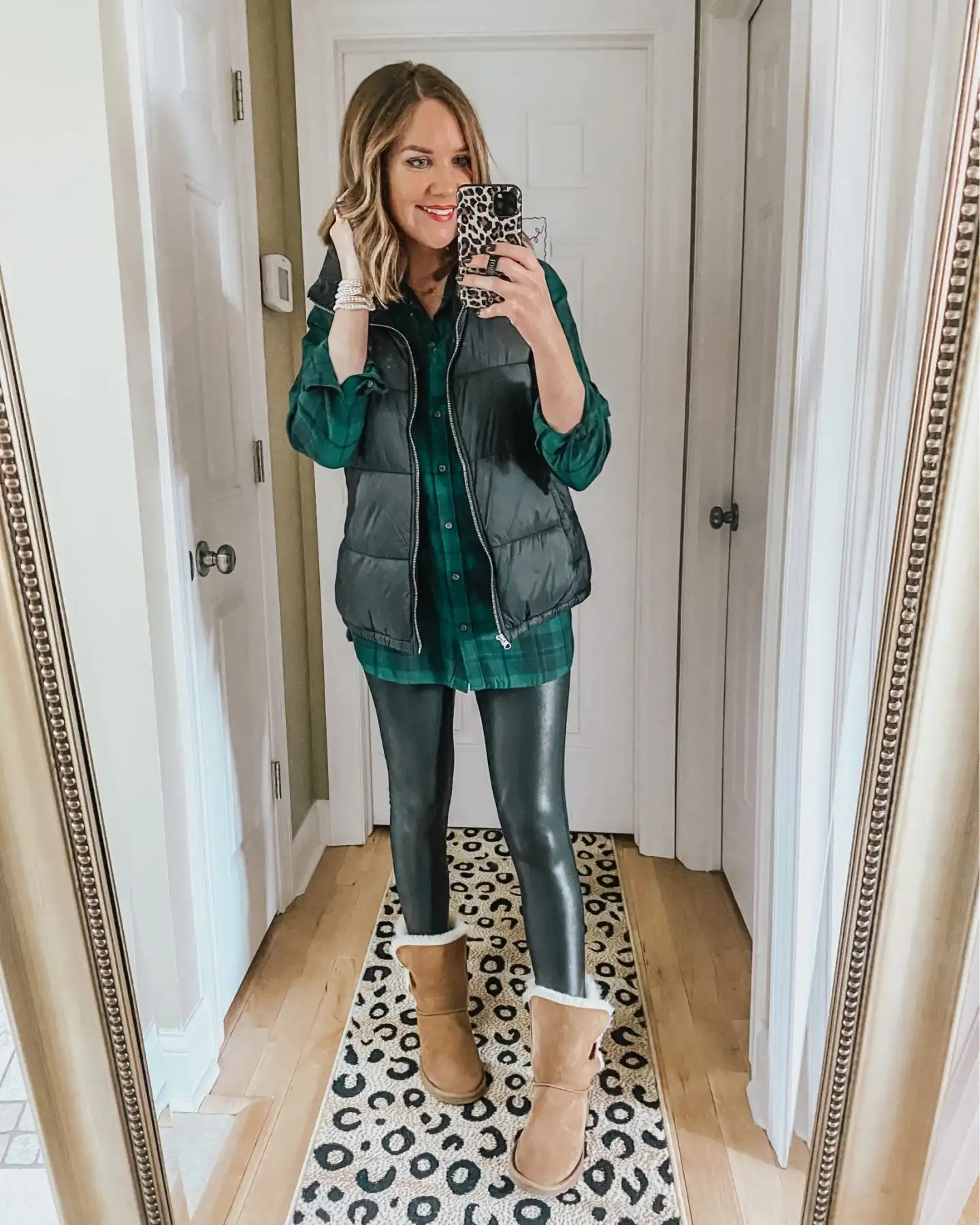 styling-leggings-for-winter-Ugg-boots-outfit