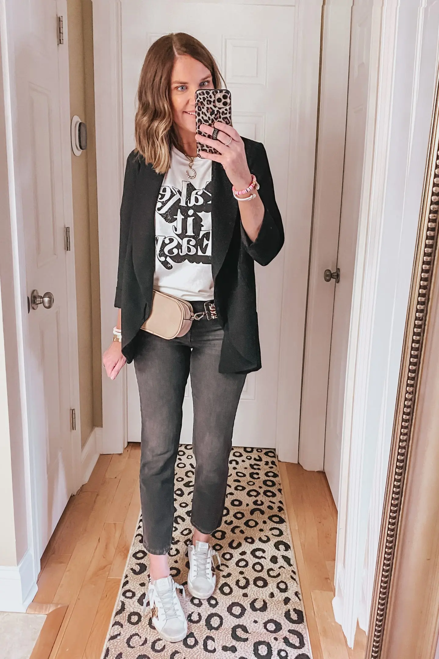 black-jeans-casual-outfit